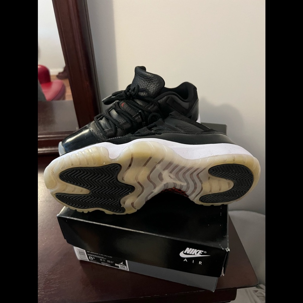 NIKE men Air Jordan 11 retro low / size 8.5 - Picture 3 of 5
